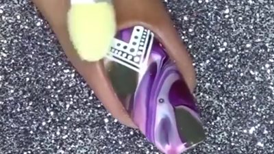 بالفيديو.. طرق وأفكار مذهلة لرسم أظافرك لسهرة عيد الحب