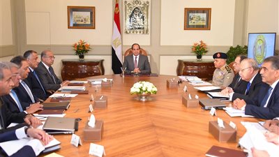 10 تكليفات من السيسي للحكومة.. الارتقاء بشركات قطاع الأعمال.. تحقيق الاستغلال الأمثل لأصول الدولة.. تطوير الخدمات الطبية.. تفعيل المجلس الأعلى للمجتمع الرقمي.. وخفض معدلات التضخم وعجز الموازنة