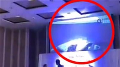 رجل ينتقم من عروسه بعرض مقطع فيديو يوثق خيانتها خلال حفل الزفاف | فيديو