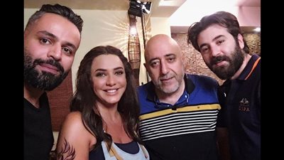 سلاف فواخرجي تخطف الأنظار في كواليس «هوا أصفر»