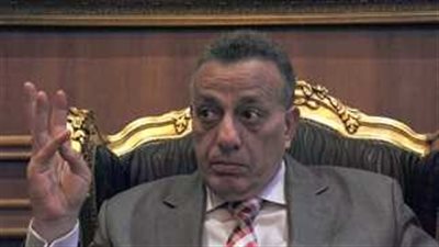 محافظ الجيزة يواصل جولاته الميدانية على مواقف سيارات الأجرة