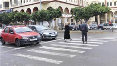 برلمانى يطالب بوضع علامات مرورية على الطرق لتأمين عبور المشاة