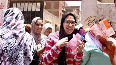 30 صورة ترصد فرحة التاريخ وحزن الفيزياء بين طلاب الثانوية العامة