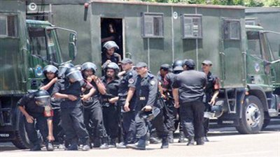 قوات الأمن المركزى تصل محطة مترو شبرا الخيمة