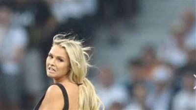 التفاصيل الكاملة لفيديو عارضة أزياء التعرى من فوق الأهرامات