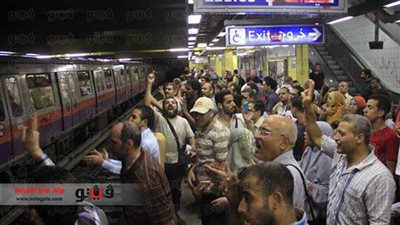 مشادات بين الأمن والركاب بمحطة مترو الدقى