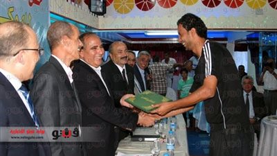 بالصور.. محافظ الشرقية يقرر صرف 50 ألف جنيه لتكريم لاعبي الهوكي