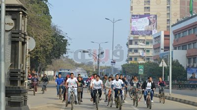 شباب بنها ينظمون ماراثونا للدراجات بالمدينة (صور)
