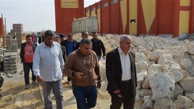 مساعد نائب رئيس «المجتمعات العمرانية الجديدة» يتفقد مشروعات «15 مايو»