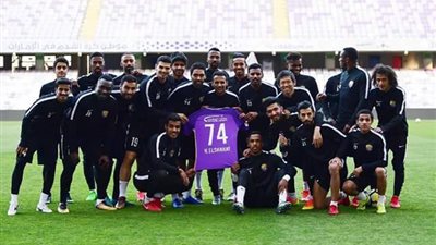 لاعبو العين الإماراتي يحيون ذكرى شهداء الأهلي برفقة «الشحات»