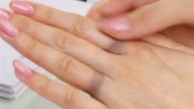 6 استخدامات رائعة لـ«مقوي الأظافر» (فيديو)