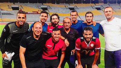 لاعبو الطلائع السابقون يستعيدون ذكرياتهم خلال ودية الرجاء