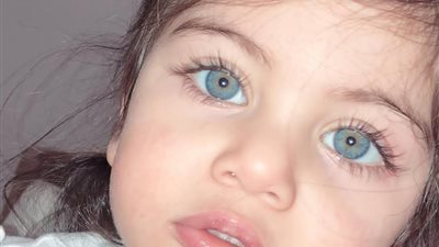 جمال طفلة سورية يجذب أنظار رواد مواقع التواصل (صور)