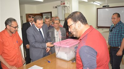 محمد سعفان يتفقد انتخابات النقابات العامة (صور)