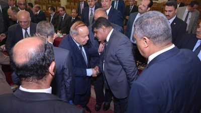 فتحي سرور وأبو شقة في عزاء خالد أبو كريشة بمسجد عمر مكرم (صور)