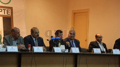 وزير الرياضة يلتقي مجلس الأوليمبية وبعثة البحر المتوسط (صور)