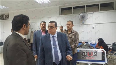 بالصور.. زيارة مفاجئة من محافظ الفيوم للمستشفى العام