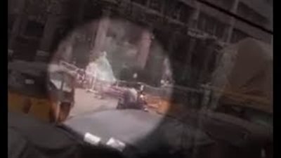 «ملاك» يحلق في السماء بالقرب من كنيسة في نيجيريا (فيديو)