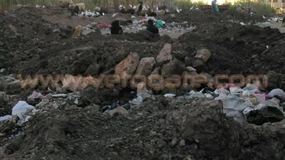 بالصور.. محيط «غرب الفيوم التعليمية» تتحول إلى مستنقع صرف صحي