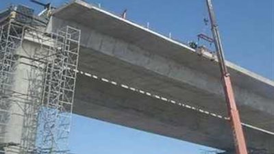 تكدس مروري بسبب أعمال الصيانة بالكوبري العلوي بقنا