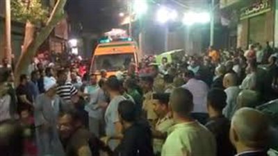 الآلاف يشيعون جثمان الشهيد مصطفى عثمان في ملوي (فيديو)