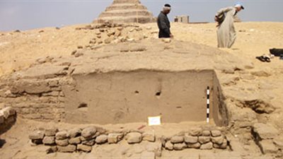 الداخلية تكشف أكبر مقبرة أثرية بالجيزة قبل سرقتها