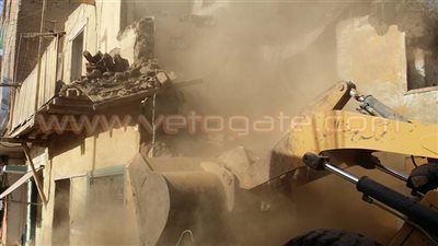 إزالة مبنى عقب شكوى الأهالي بديرب نجم