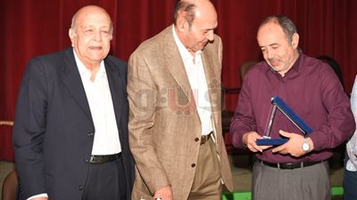 بالصور.. عمرو السعيد وحسين صبور يكرمان رواد الصيد