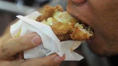 دراسة: تناول الأطعمة المقلية يزيد معدلات الوفاة المبكرة