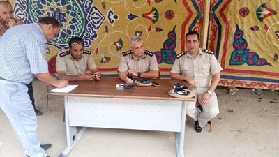 أمن دمياط يطلق مبادرة «كلنا معاك» بقرى المحافظة (صور)