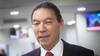 «هاني الناظر» يطالب بالإكثار من شرب الماء في الخريف والشتاء