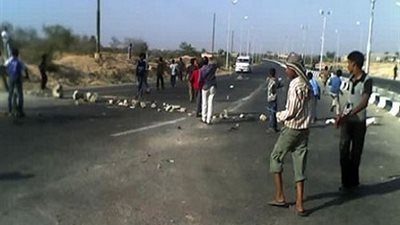 الجيش ينجح فى فتح الطريق الدولى بالشيخ زويد