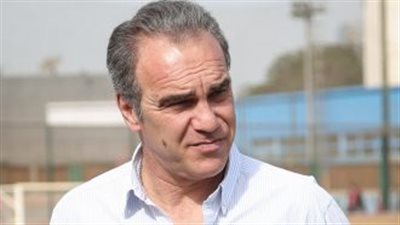 لاسارتي يحاضر لاعبي الأهلي قبل مران اليوم