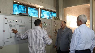 محافظ الفيوم في مصنع أعلاف جرفس لإعادة تشغيله بكامل طاقته (صور)