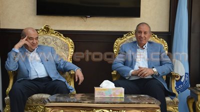 بالصور.. محافظ البحر الأحمر يستقبل وزير السياحة لبحث تنمية القطاع
