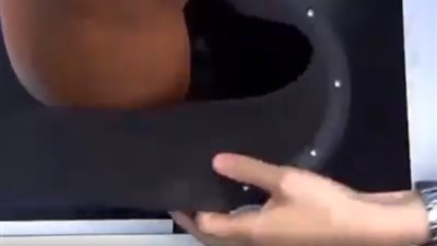 بالفيديو.. أفضل حل لمعاناة أصحاب المقاسات الخاصة بالأحذية