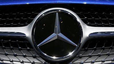 مرسيدس تتورط في خسائر مالية بسبب انبعاثات الوقود من محرك V12