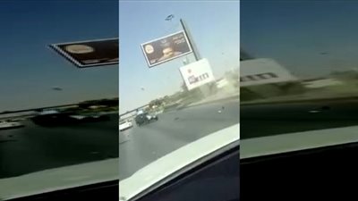 لحظة تعرض سيارة لحادث مروع بالأردن (فيديو)