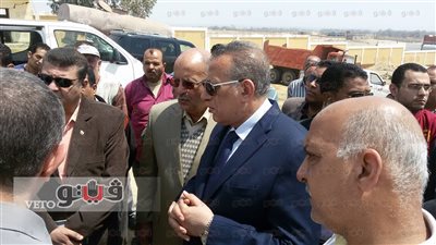 بالصور.. محافظ الجيزة يتفقد مشروعات الصرف الصحي بالعياط