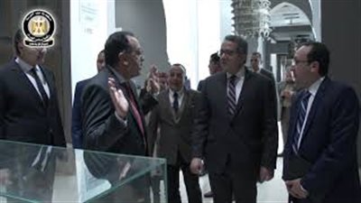 جولة رئيس الوزراء في المتحف الإسلامي (فيديو)