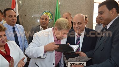 بالفيديو.. محافظ الإسماعيلية يستقبل المهنئين بعيد الأضحى