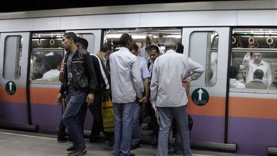 انتظام حركة القطارات وانخفاض أعداد ركاب المترو بشبرا