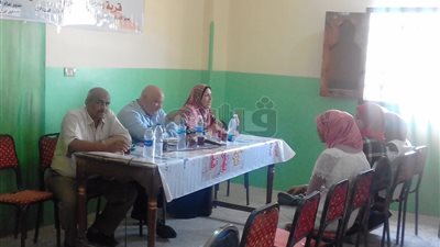 قافلة تنشيطية لمحو الأمية وتعليم الكبار بقرى الحاجر في قنا (صور)