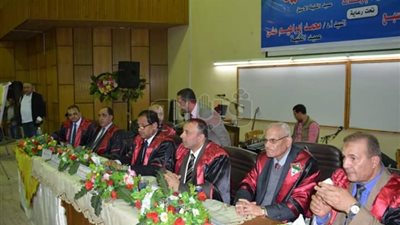 محافظ الغربية يشارك في حفل تخريج الدفعة 33 من «حقوق طنطا» (صور)