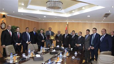 وزير العدل يعد