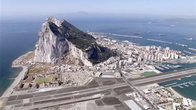 أزمة بين إسبانيا وبريطانيا بسبب جبل طارق