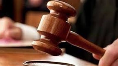 إحالة الأب المتهم بتعذيب ابنته في عين شمس إلى الجنايات