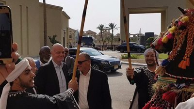 استقبال حافل لرئيس الـ«فيفا» في شرم الشيخ (صور)