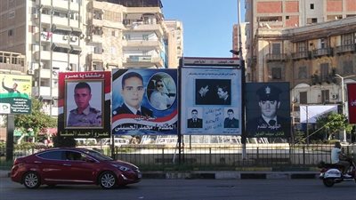 «مرفق المعديات».. ميدان الإعلانات واللافتات ببورسعيد