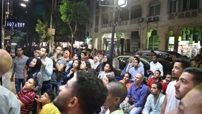 «الأمل في عيون المصريين» لإحراز الهدف الأول في شباك روسيا (صور)